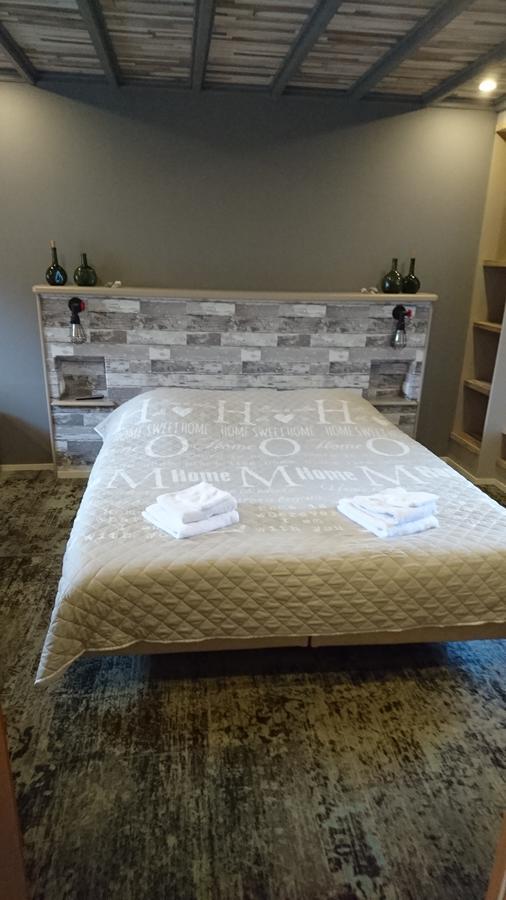 De Cyprian Bed & Breakfast Kaard Екстер'єр фото